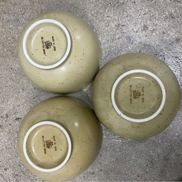 Set of 3 Japanese Bowls - Picture 6 of 6